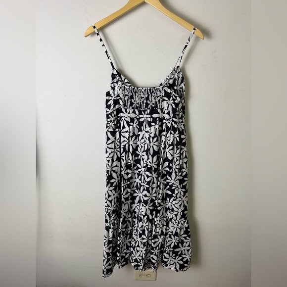 J. Crew factory black and white floral print with keyhole front size 6P - Picture 4 of 11